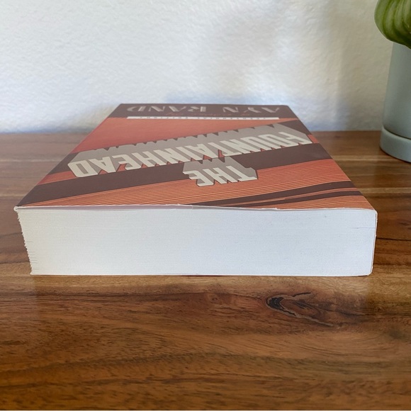 The Fountainhead by Ayn Rand, Paperback - Picture 4 of 8